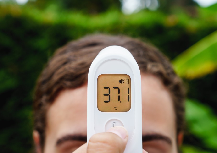 Lecture de température avec thermomètre frontal – temperature frontale combien ajouter